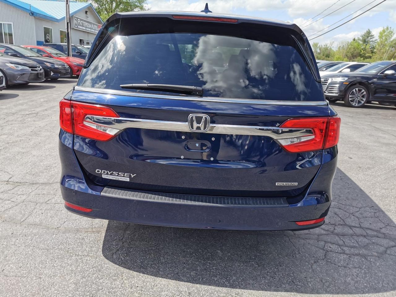 2018 Honda Odyssey Touring - Photo #6