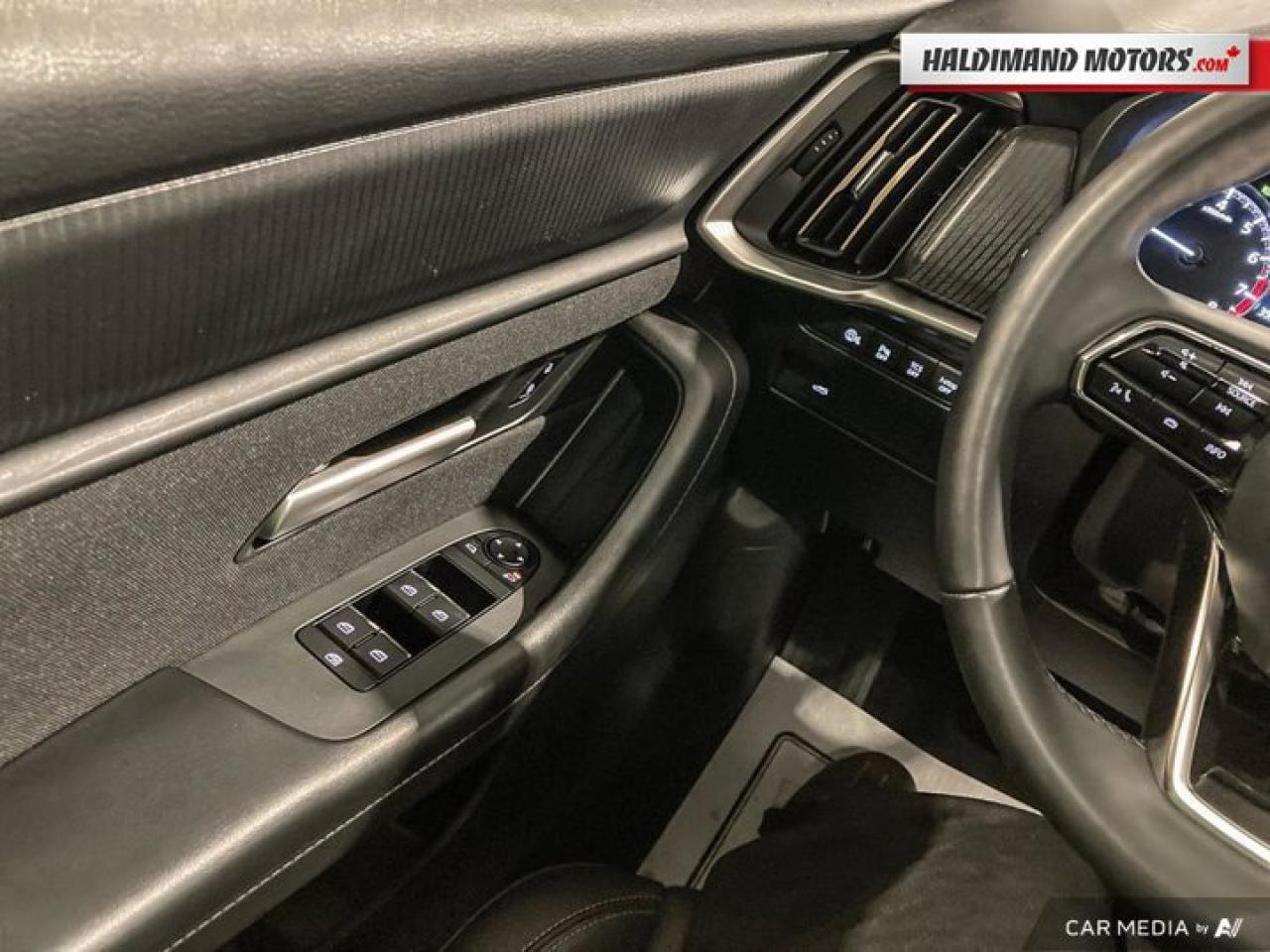 2025 Mazda CX-70 MHEV GS-L AWD | Leather | Sunroof | Heated Seats Photo