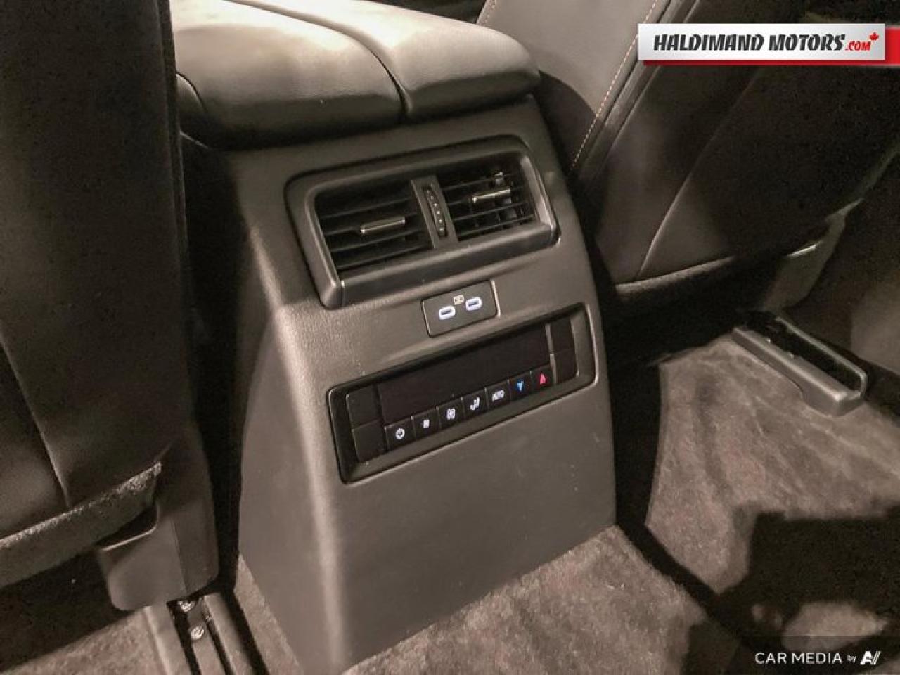 2025 Mazda CX-70 MHEV GS-L AWD | Leather | Sunroof | Heated Seats Photo