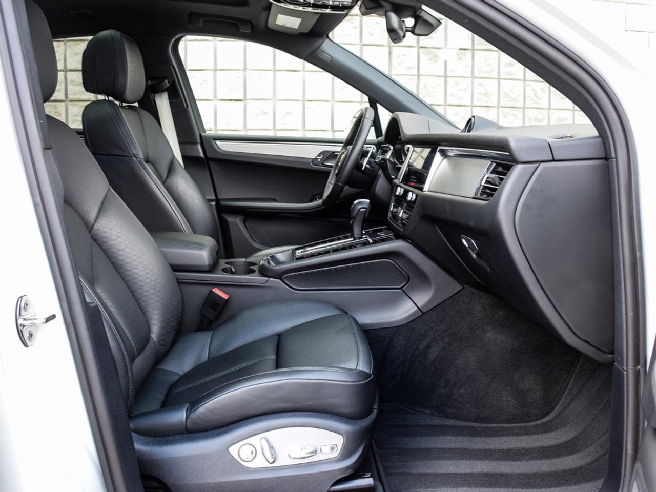 2024 Porsche Macan S Photo