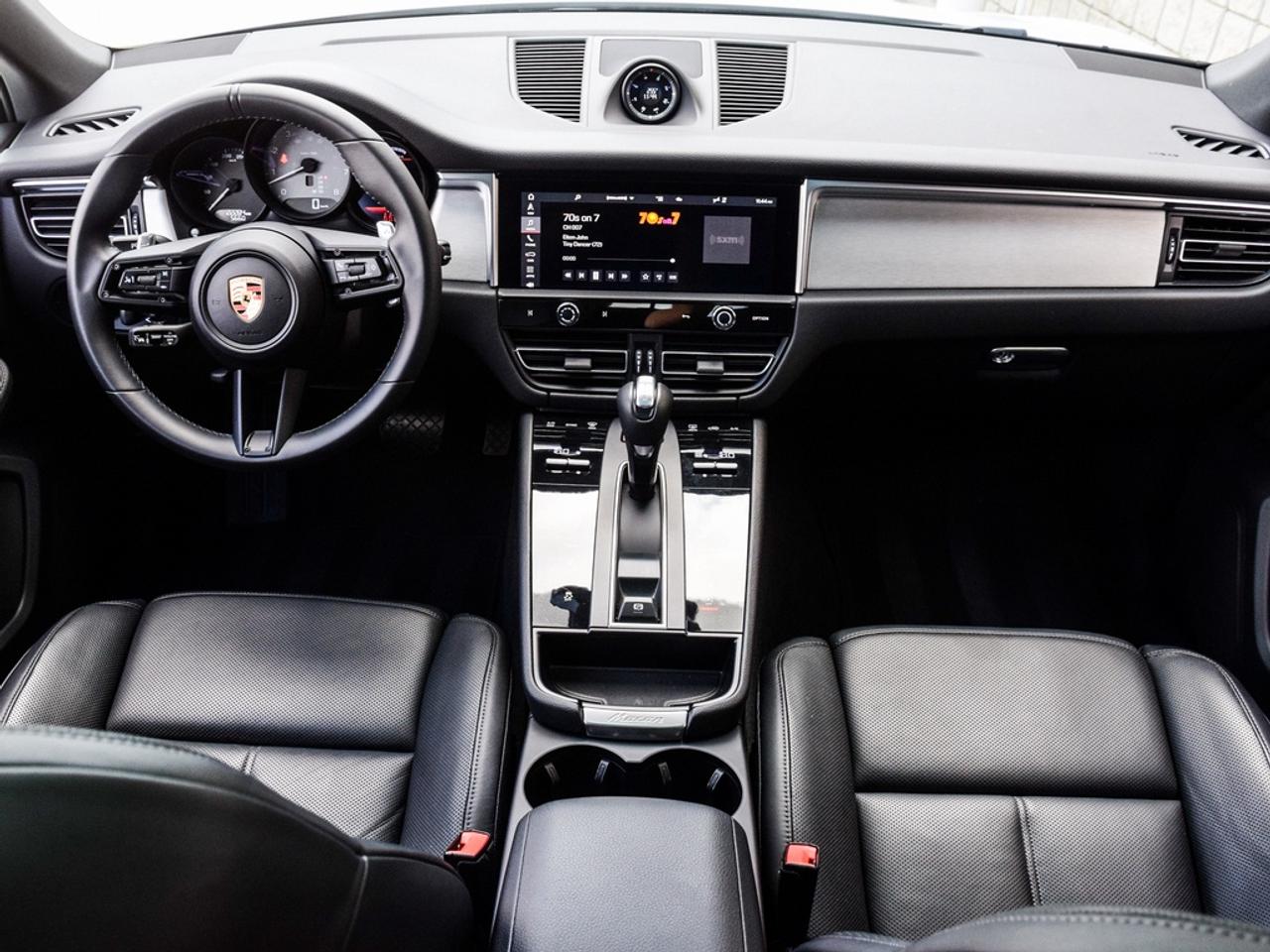 2024 Porsche Macan S Photo