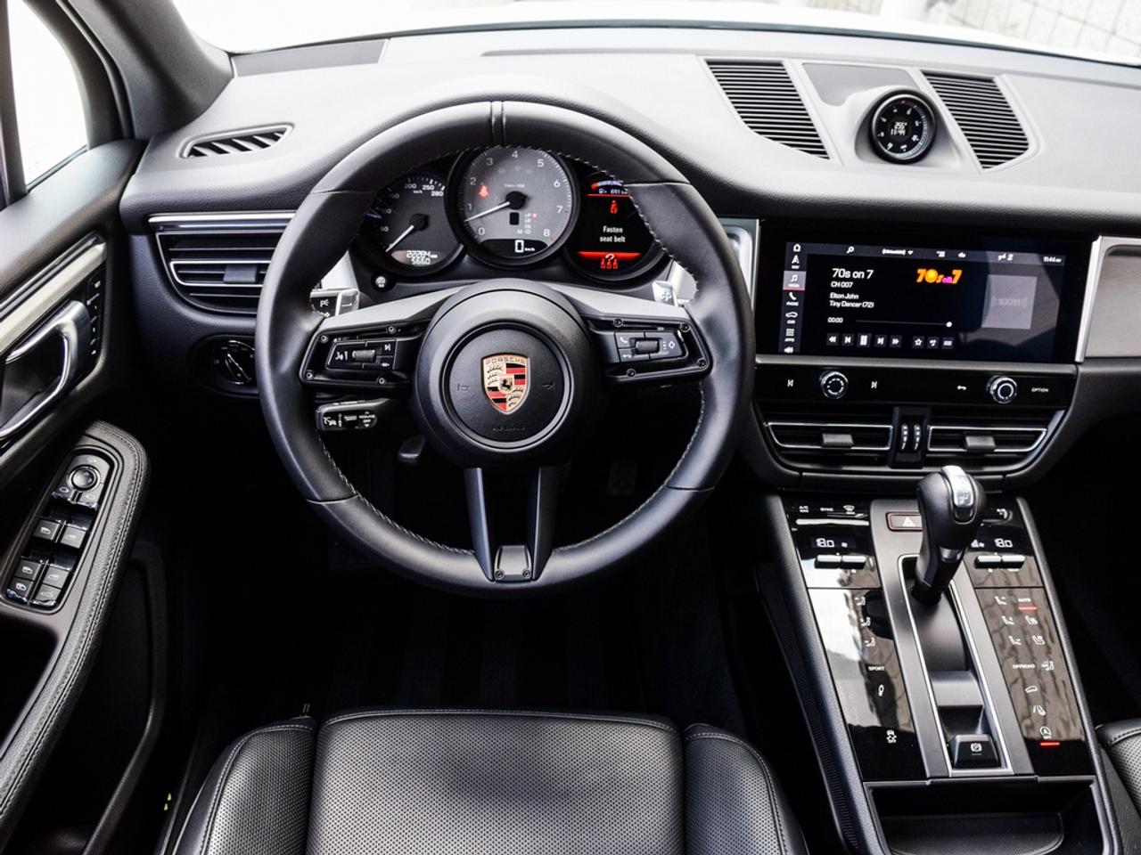 2024 Porsche Macan S Photo
