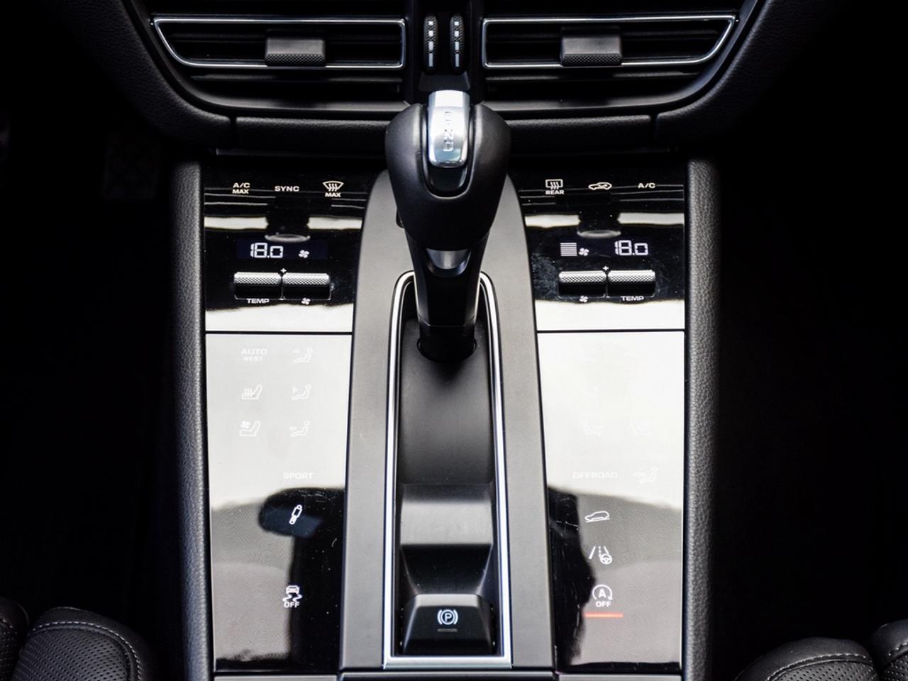 2024 Porsche Macan S Photo