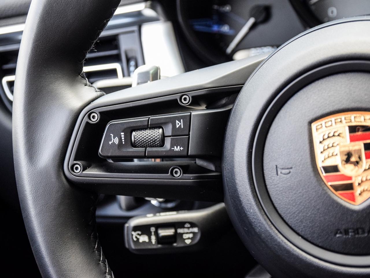 2024 Porsche Macan S Photo