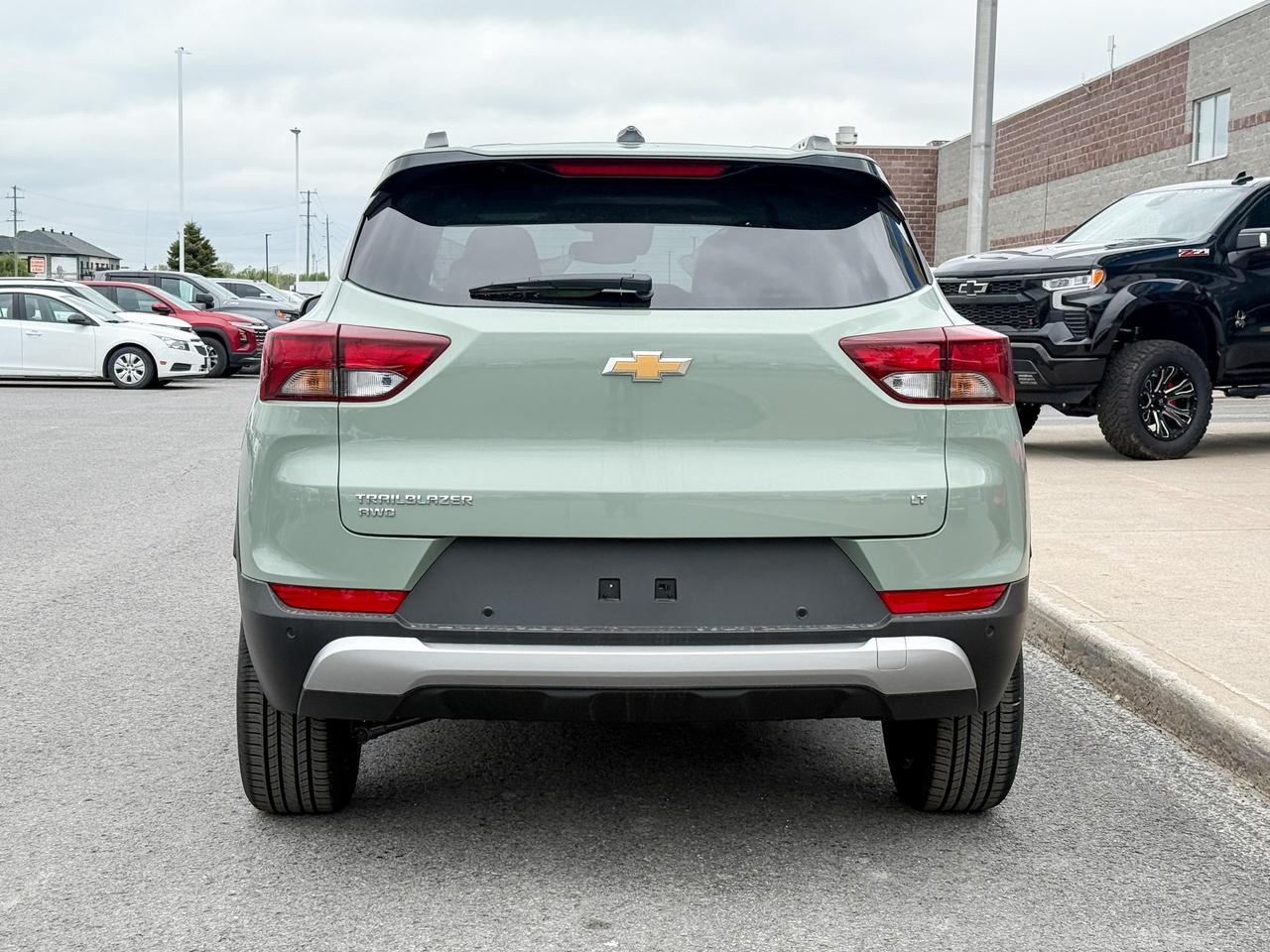 2025 Chevrolet TrailBlazer 1.3L TURBO ENGINE WITH REMOTE START/ENTRY, HEATED FRONT SEATS, HEATED STEERING WHEEL, POWER LIFTGATE & HD REAR VIEW CAMERA Photo