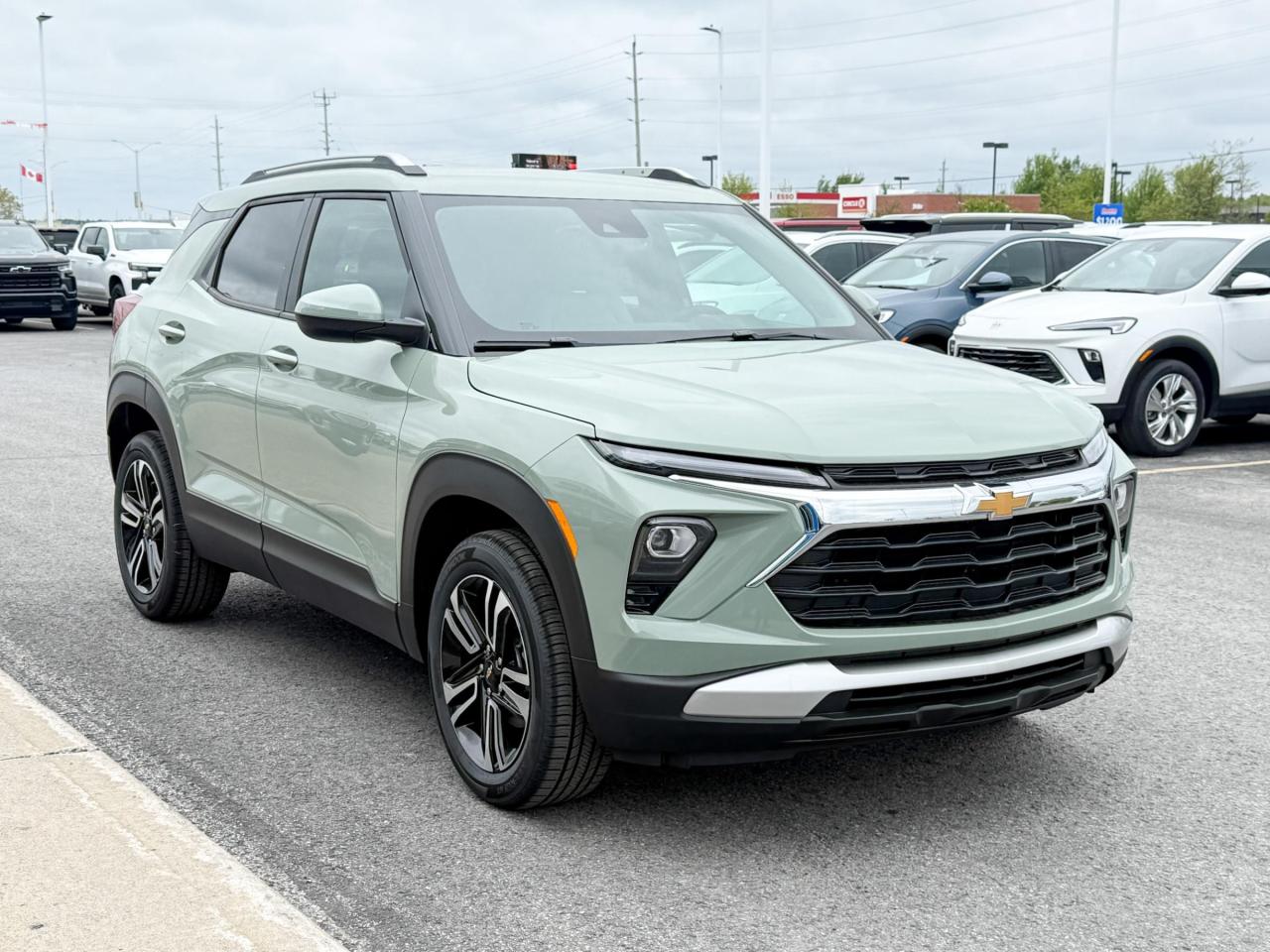 2025 Chevrolet TrailBlazer 1.3L TURBO ENGINE WITH REMOTE START/ENTRY, HEATED FRONT SEATS, HEATED STEERING WHEEL, POWER LIFTGATE & HD REAR VIEW CAMERA Photo