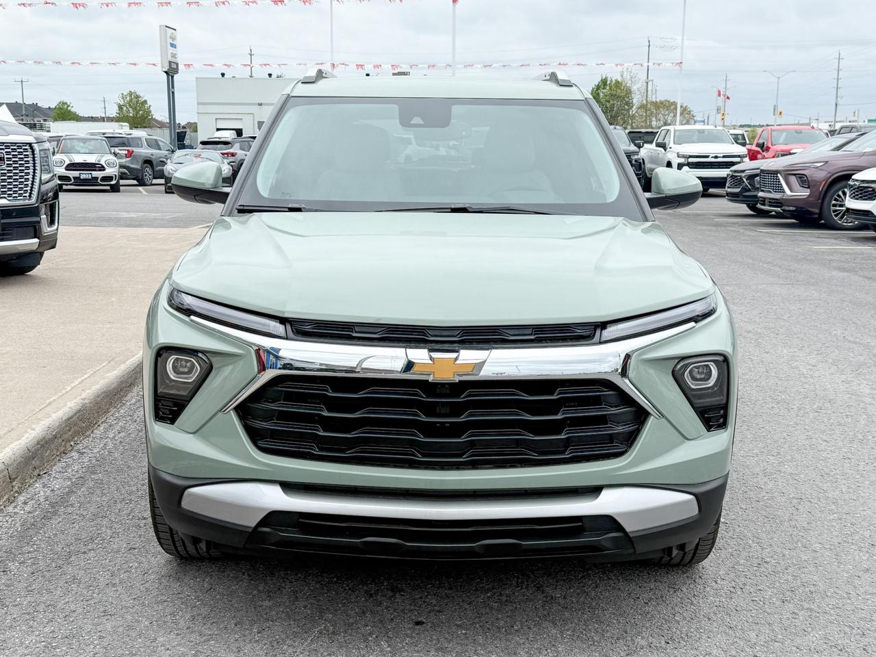 2025 Chevrolet TrailBlazer 1.3L TURBO ENGINE WITH REMOTE START/ENTRY, HEATED FRONT SEATS, HEATED STEERING WHEEL, POWER LIFTGATE & HD REAR VIEW CAMERA Photo