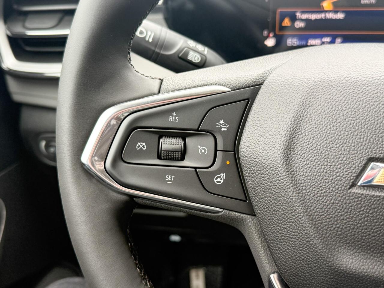 2025 Chevrolet TrailBlazer 1.3L TURBO ENGINE WITH REMOTE START/ENTRY, HEATED FRONT SEATS, HEATED STEERING WHEEL, POWER LIFTGATE & HD REAR VIEW CAMERA Photo