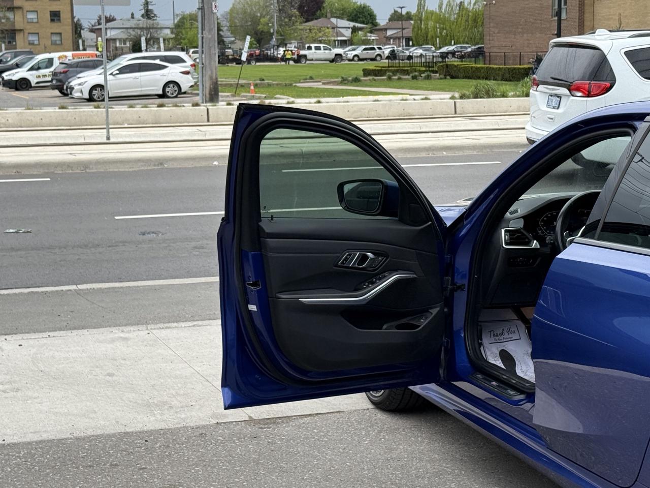 2021 BMW 3 Series 330i //M SPORT | SUNROOF | LOADED - Photo #24