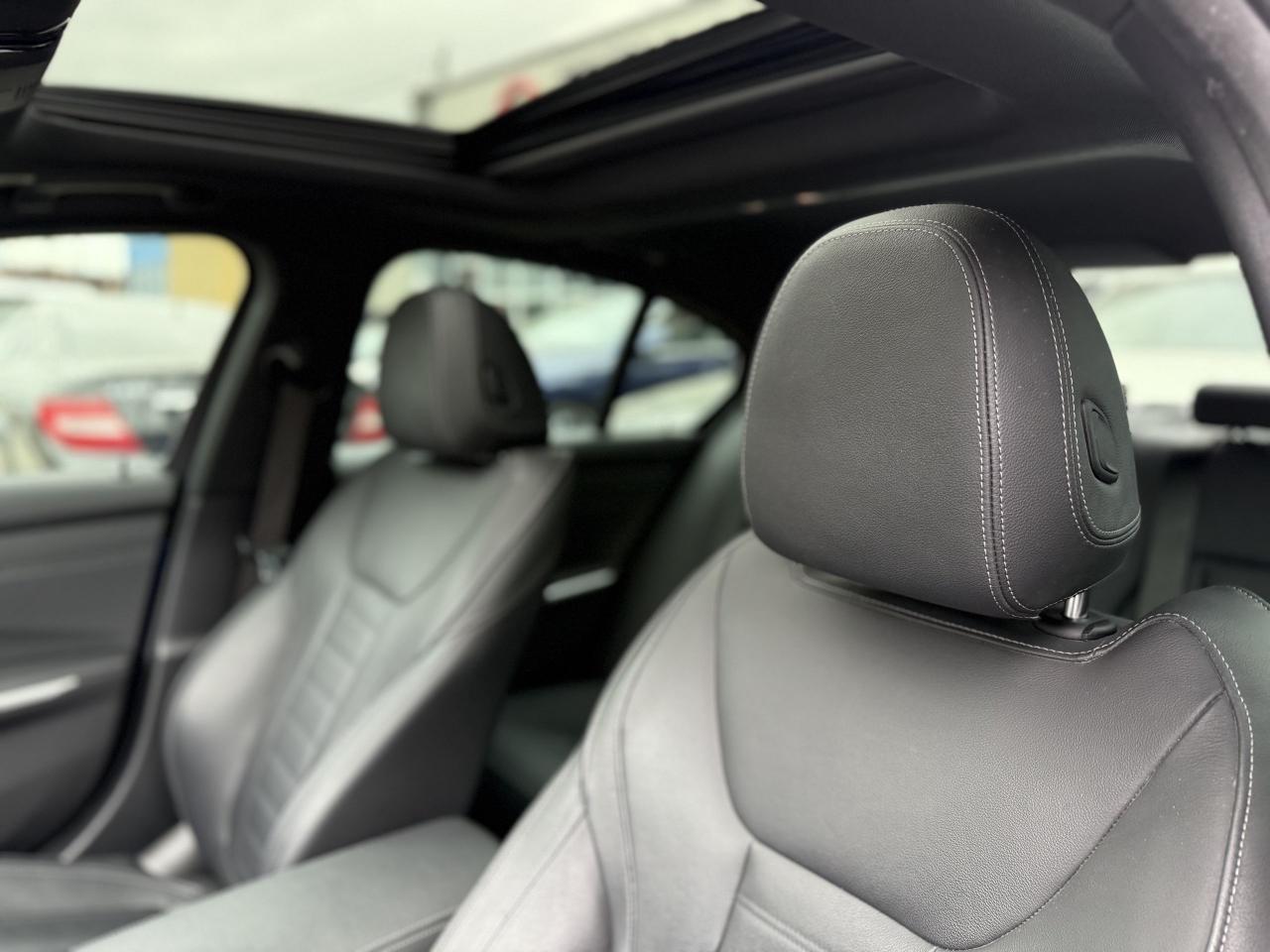 2021 BMW 3 Series 330i //M SPORT | SUNROOF | LOADED - Photo #26