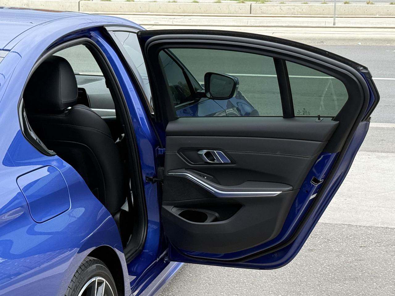 2021 BMW 3 Series 330i //M SPORT | SUNROOF | LOADED - Photo #30