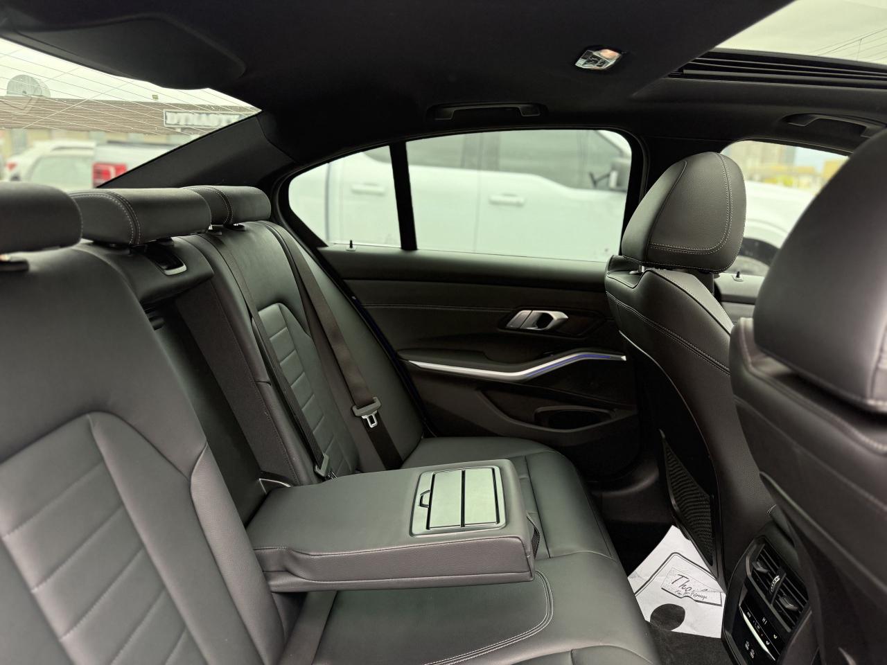 2021 BMW 3 Series 330i //M SPORT | SUNROOF | LOADED - Photo #32