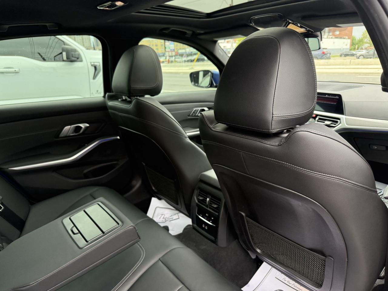 2021 BMW 3 Series 330i //M SPORT | SUNROOF | LOADED - Photo #31
