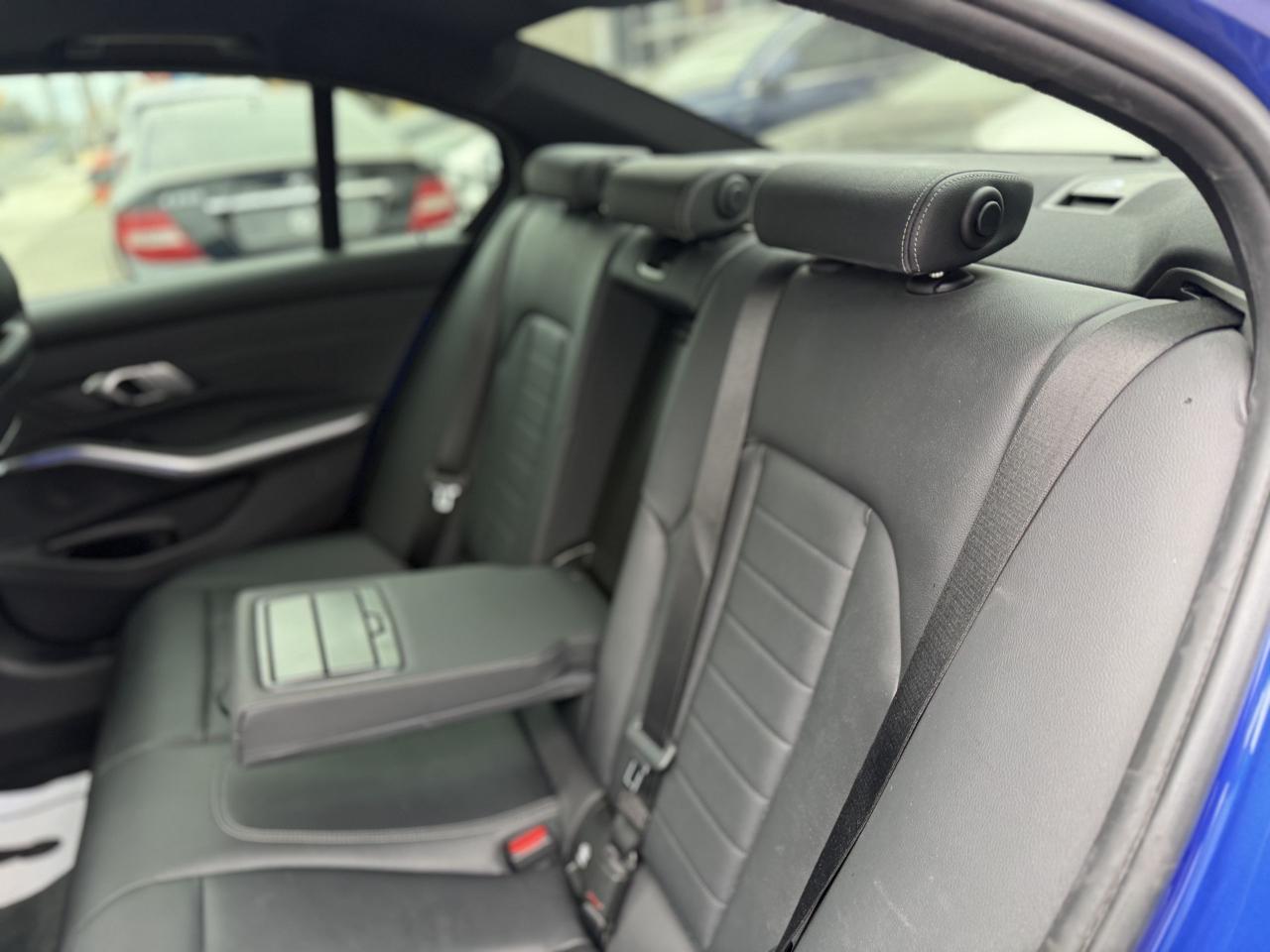 2021 BMW 3 Series 330i //M SPORT | SUNROOF | LOADED - Photo #37