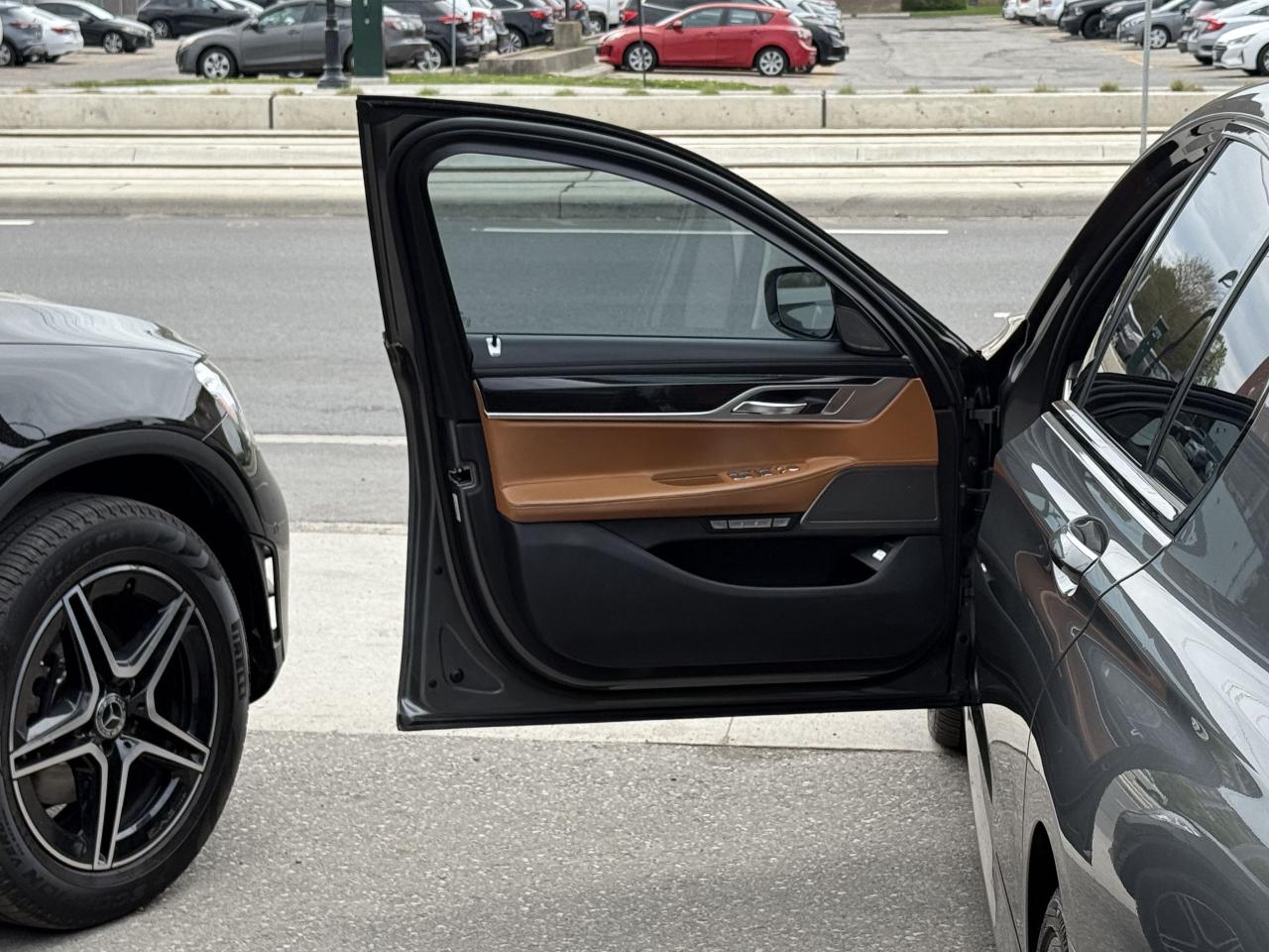 2016 BMW 7 Series 750i | PREMIUM | COGNAC LEATHER | PANO | LOADED - Photo #14