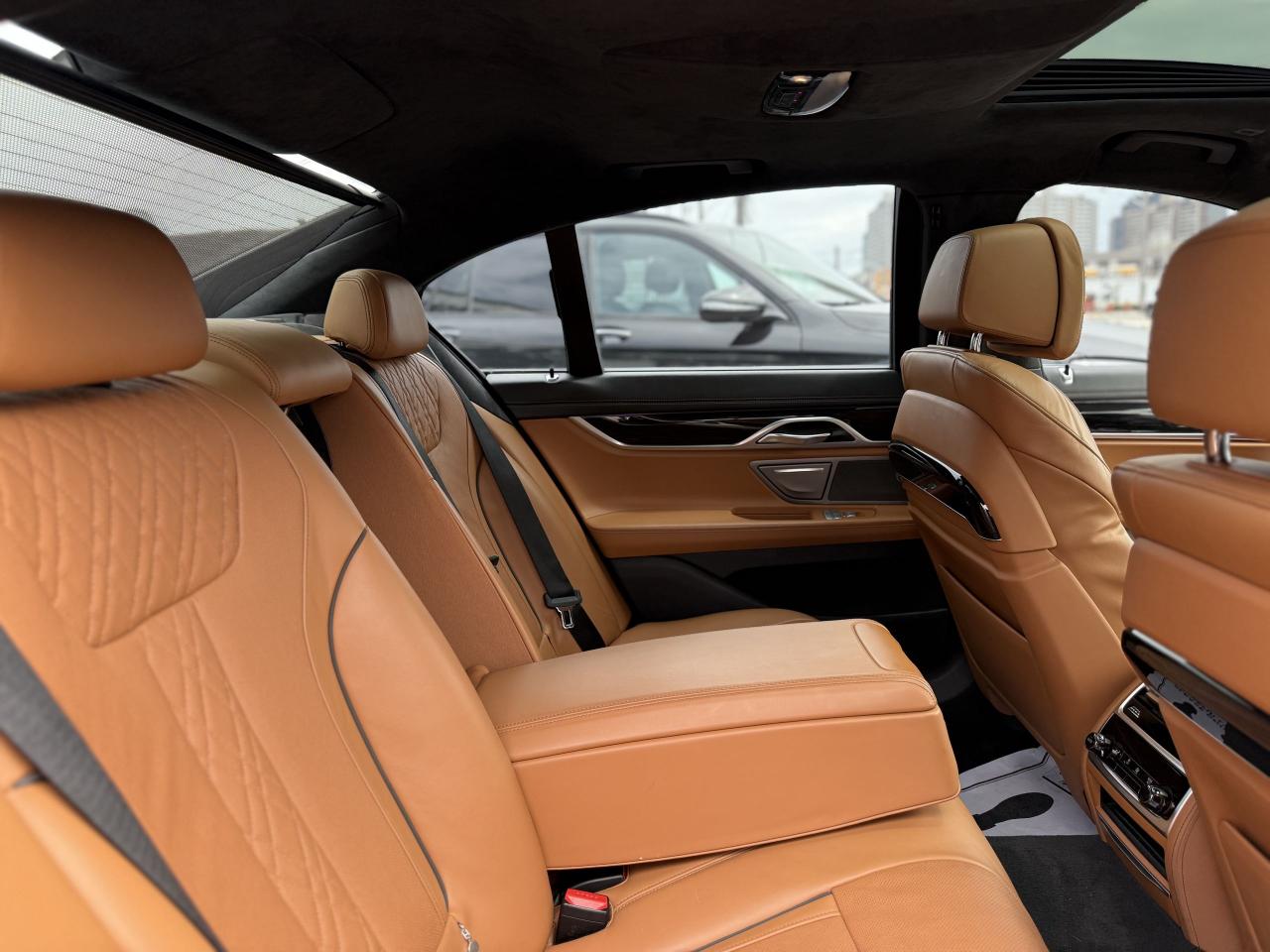 2016 BMW 7 Series 750i | PREMIUM | COGNAC LEATHER | PANO | LOADED - Photo #32
