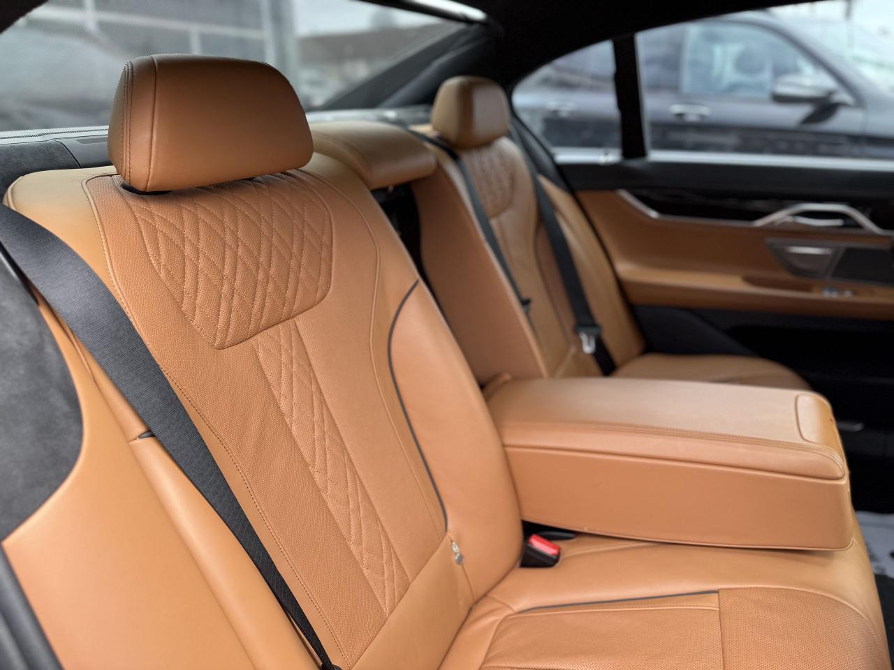 2016 BMW 7 Series 750i | PREMIUM | COGNAC LEATHER | PANO | LOADED - Photo #34