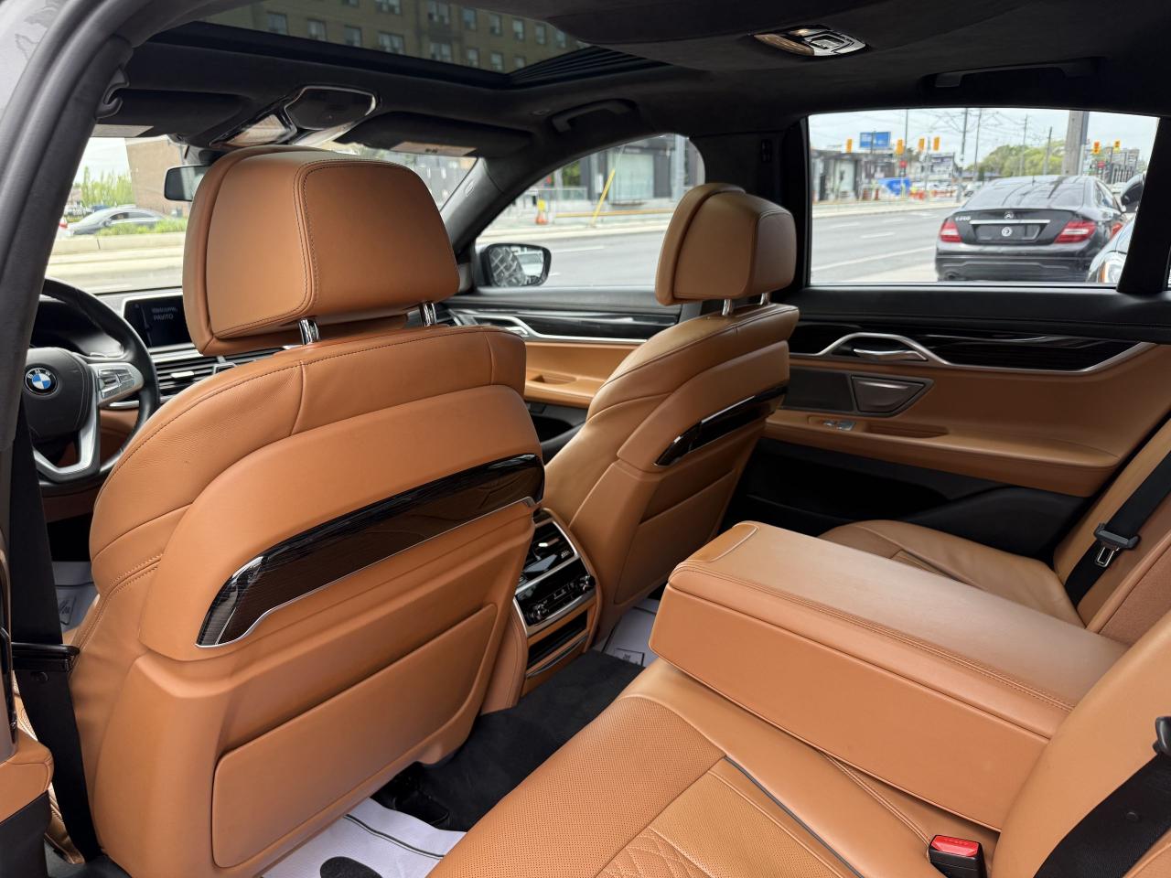 2016 BMW 7 Series 750i | PREMIUM | COGNAC LEATHER | PANO | LOADED - Photo #36