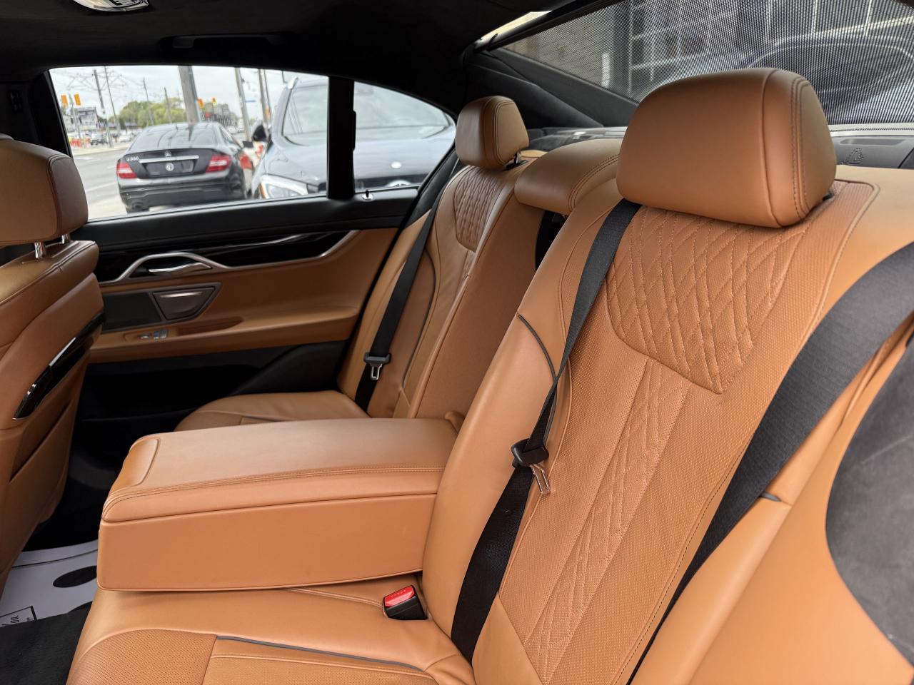 2016 BMW 7 Series 750i | PREMIUM | COGNAC LEATHER | PANO | LOADED - Photo #37