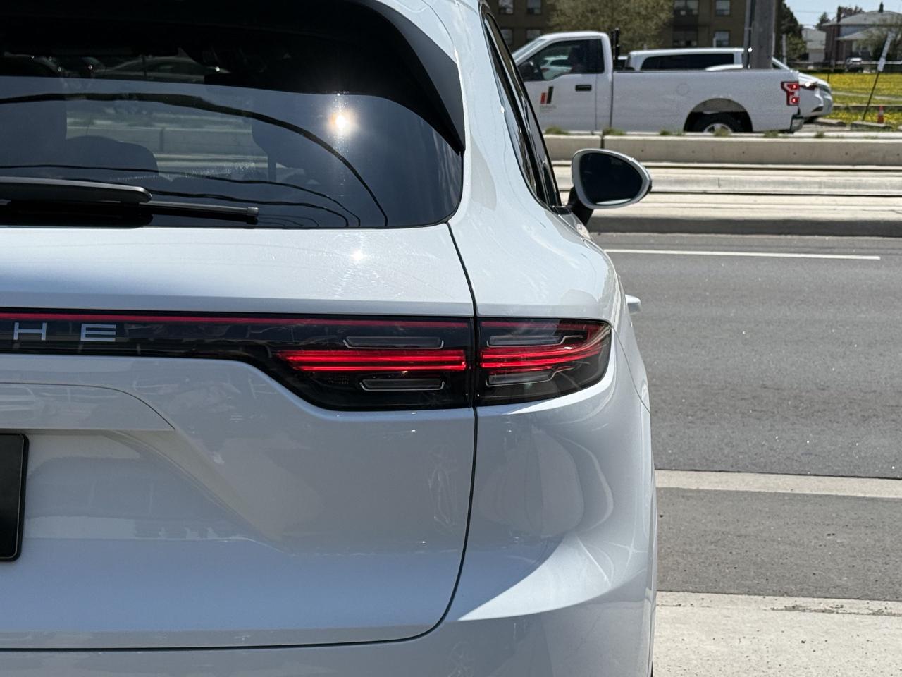2020 Porsche Cayenne WARRANTY | RED LEATHER | EXTRA RIMS - Photo #10