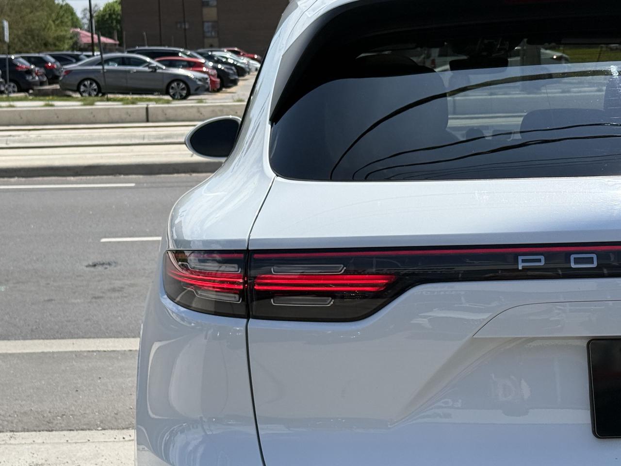 2020 Porsche Cayenne WARRANTY | RED LEATHER | EXTRA RIMS - Photo #12