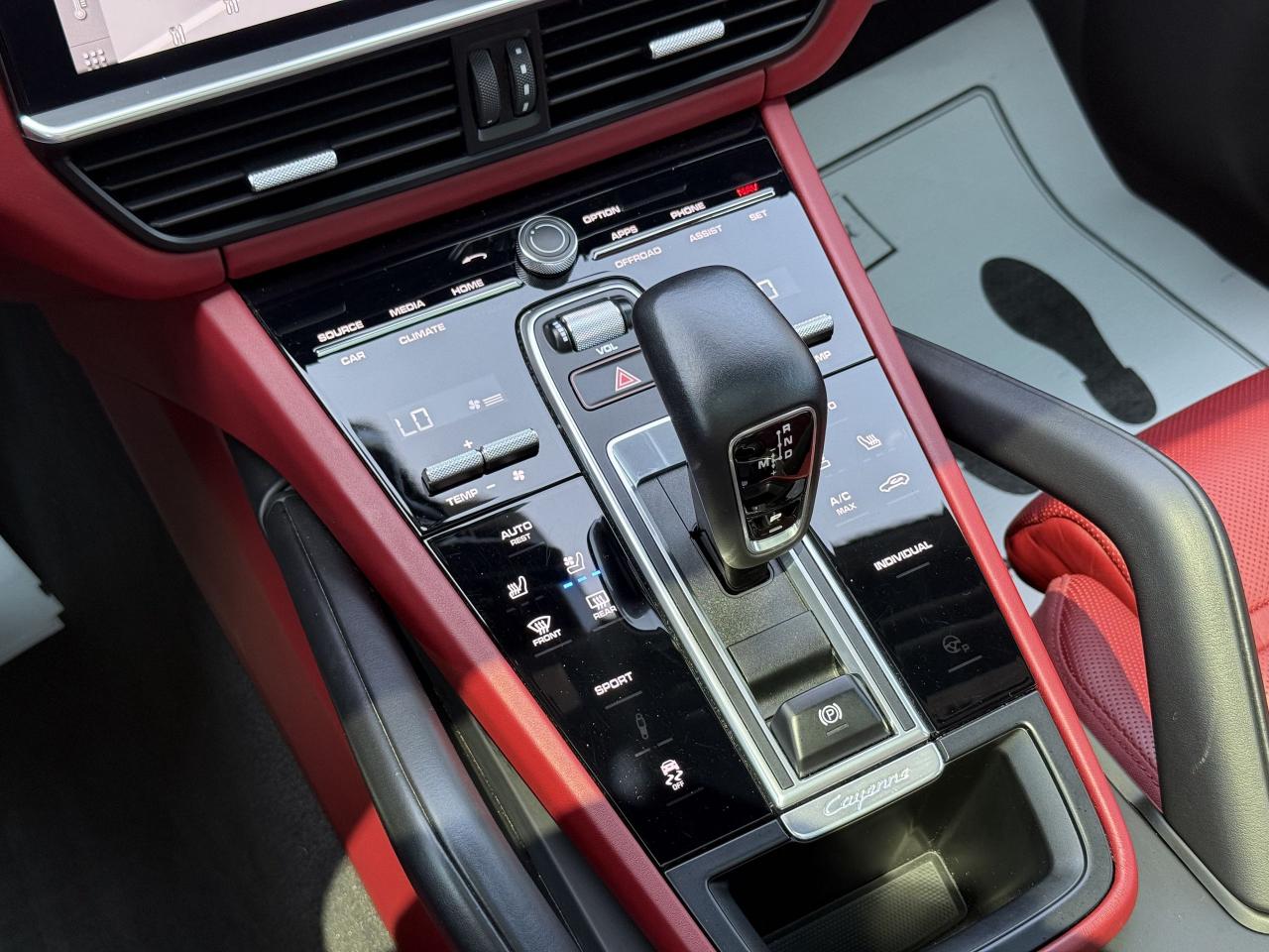 2020 Porsche Cayenne WARRANTY | RED LEATHER | EXTRA RIMS - Photo #27