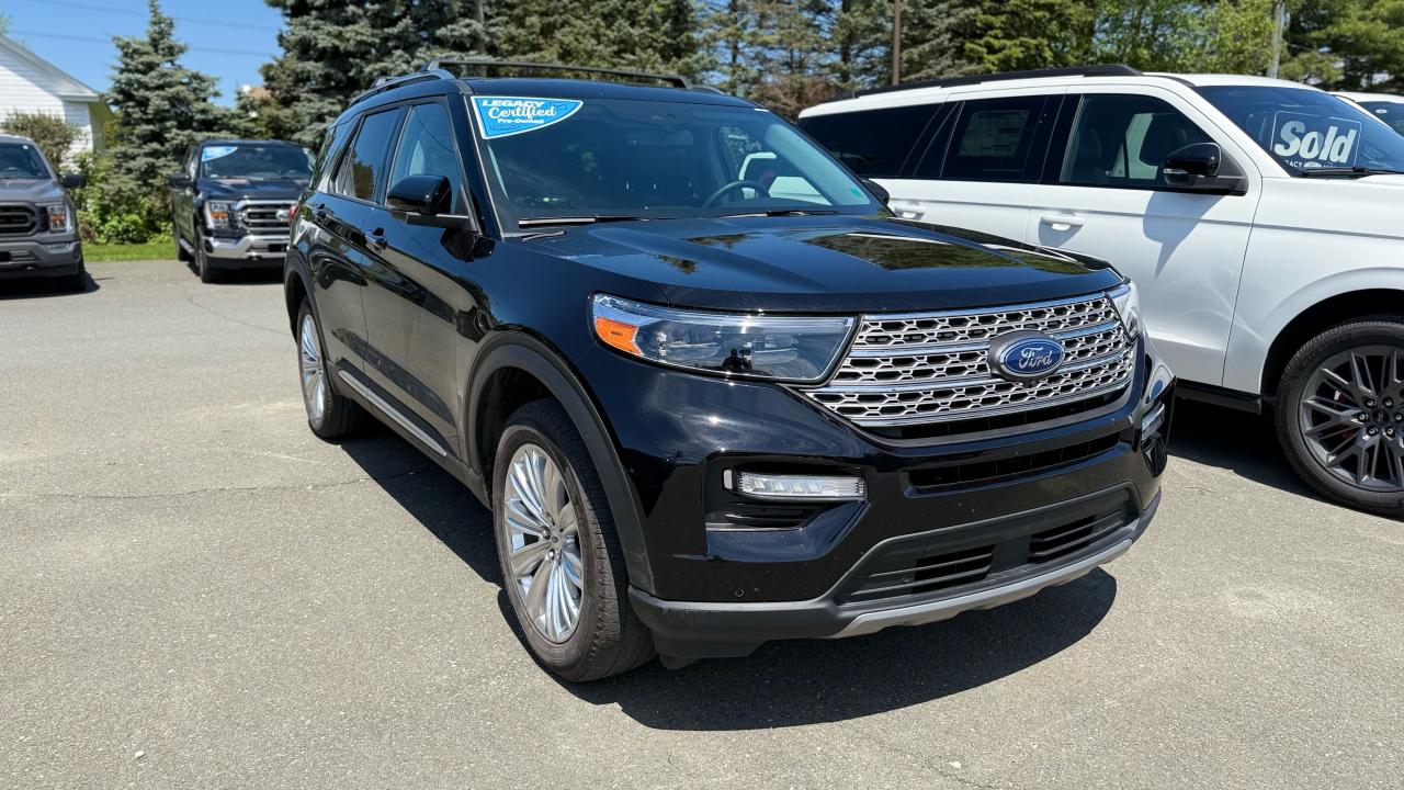 2022 Ford Explorer  Photo1