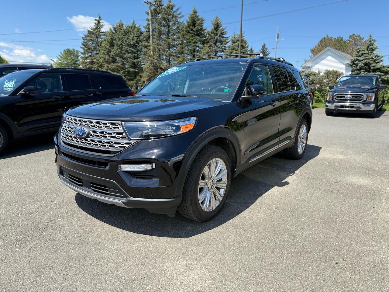 2022 Ford Explorer  Photo0