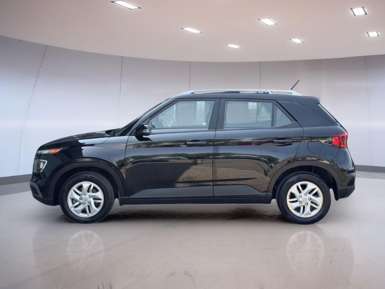Used 2023 Hyundai Venue Preferred W / Blind for sale in Calgary, AB
