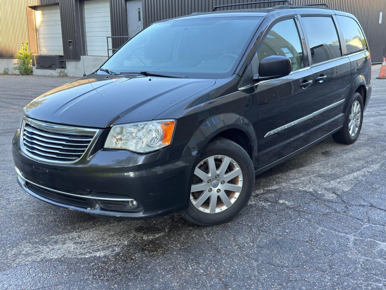 Used 2015 Chrysler Town & Country 4DR WGN TOURING for sale in North York, ON