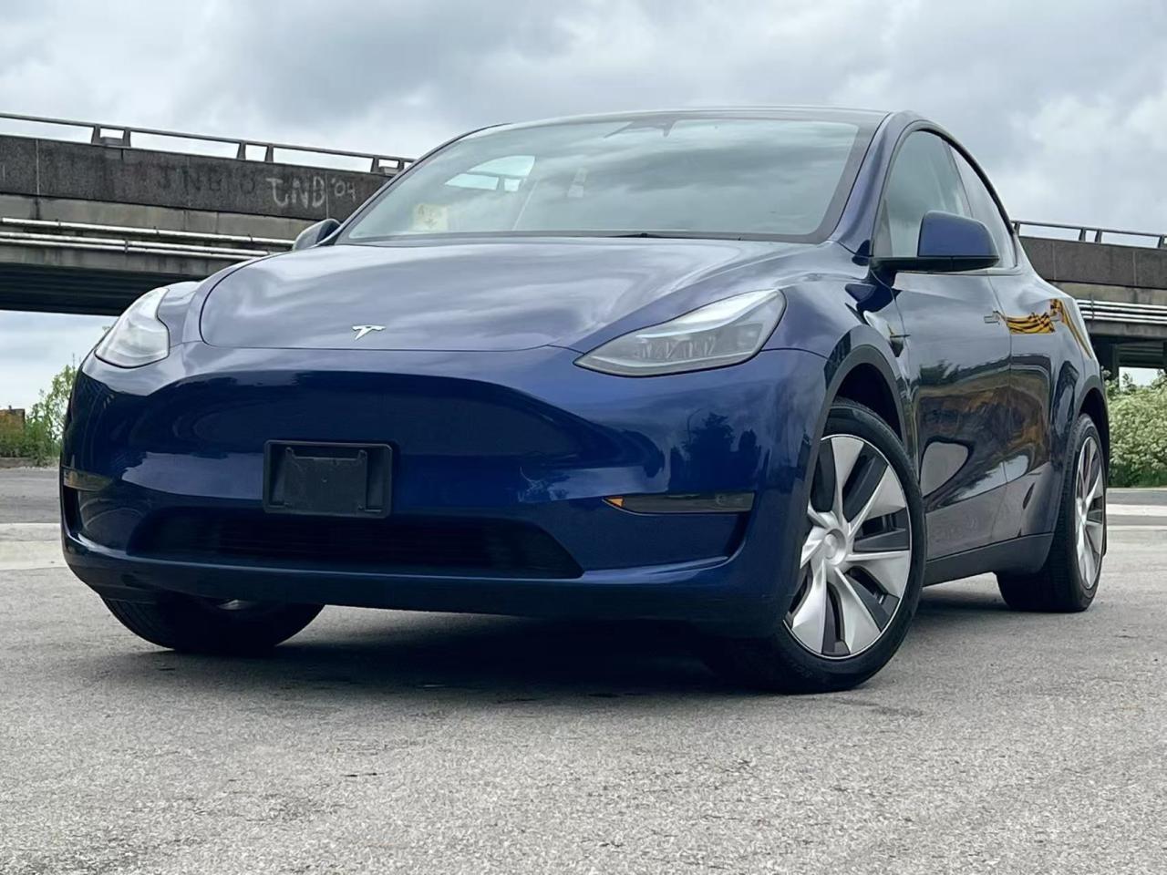 Used 2023 Tesla Model Y RWD/ NO ACCIDENT/ BC LOCAL for sale in Richmond, BC