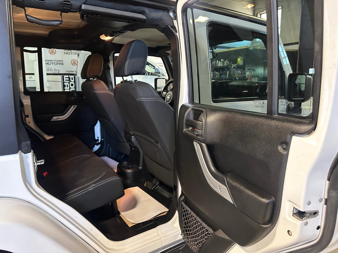 2015 Jeep Wrangler SAHARA UNLIMITIED | ALPINE SOUND | 4X4 V6 - Photo #10