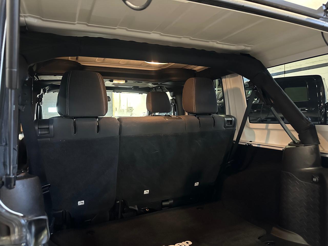 2015 Jeep Wrangler SAHARA UNLIMITIED | ALPINE SOUND | 4X4 V6 - Photo #16