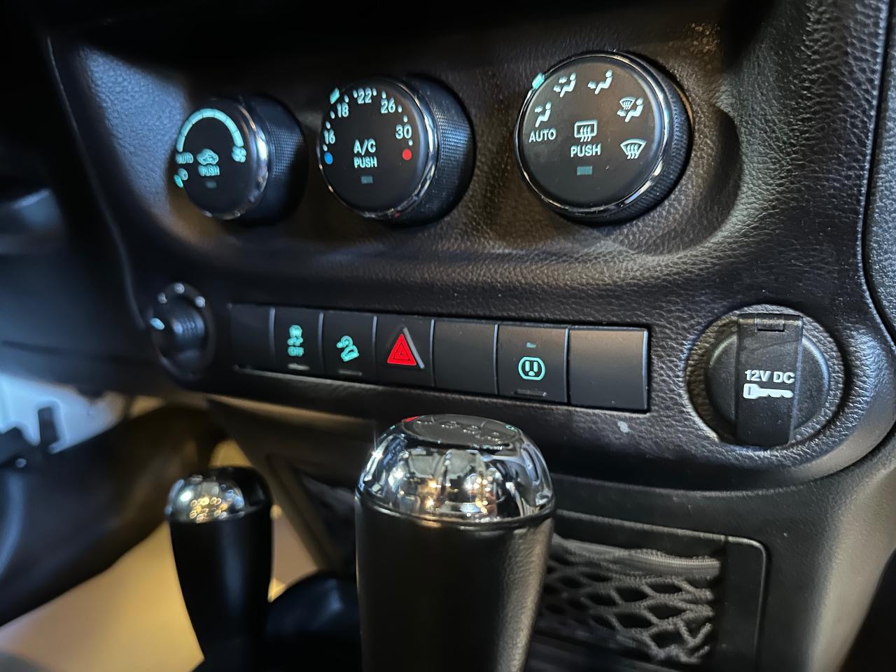 2015 Jeep Wrangler SAHARA UNLIMITIED | ALPINE SOUND | 4X4 V6 - Photo #9