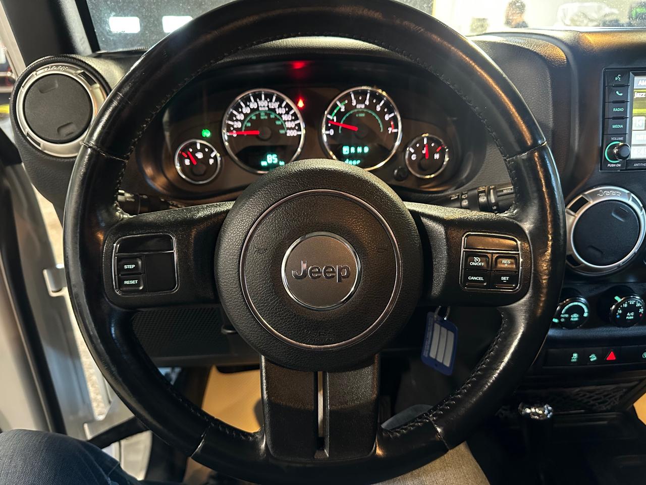 2015 Jeep Wrangler SAHARA UNLIMITIED | ALPINE SOUND | 4X4 V6 - Photo #24