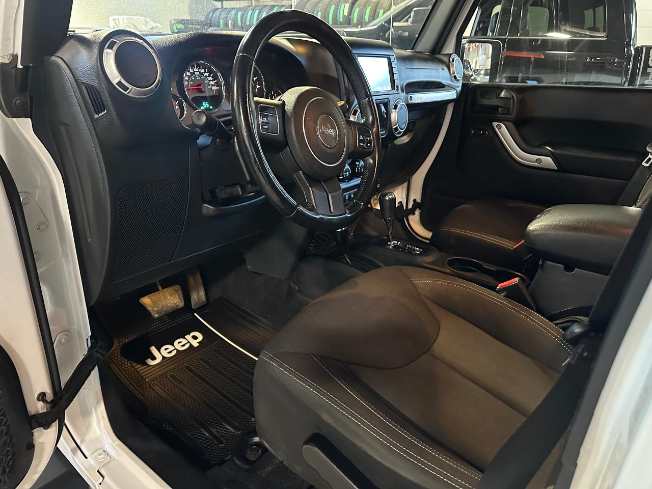 2015 Jeep Wrangler SAHARA UNLIMITIED | ALPINE SOUND | 4X4 V6 - Photo #20