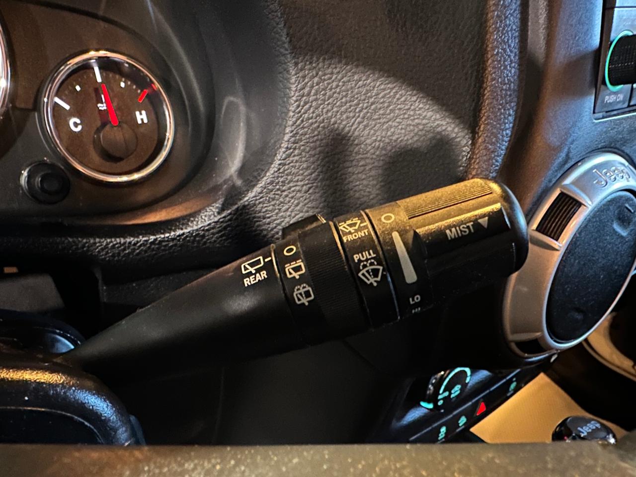 2015 Jeep Wrangler SAHARA UNLIMITIED | ALPINE SOUND | 4X4 V6 - Photo #27