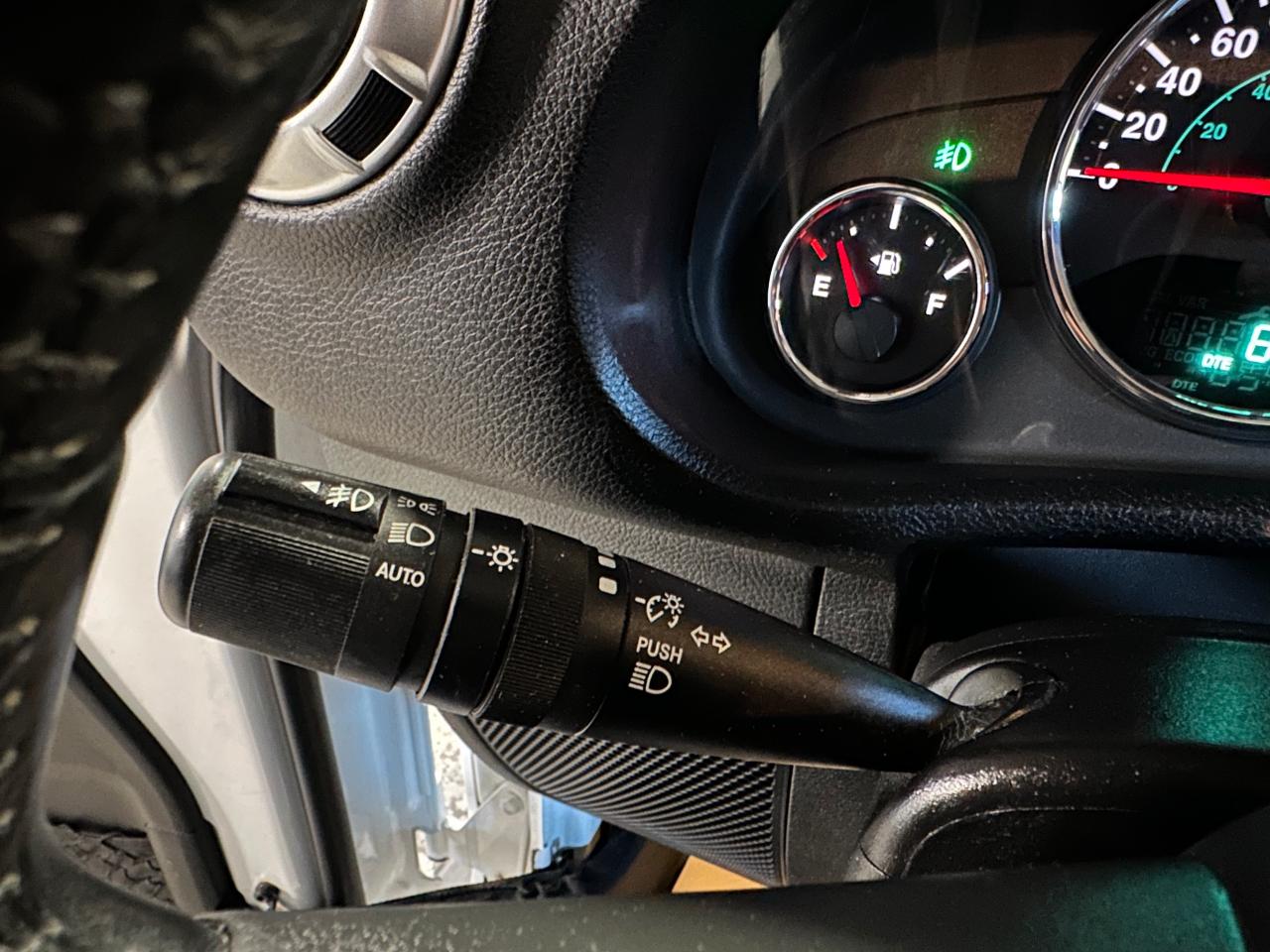 2015 Jeep Wrangler SAHARA UNLIMITIED | ALPINE SOUND | 4X4 V6 - Photo #28