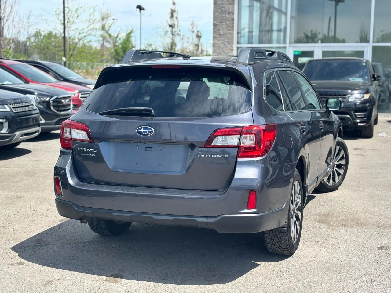 2015 Subaru Outback 2.5i w/Limited & Tech Pkg - Photo #2
