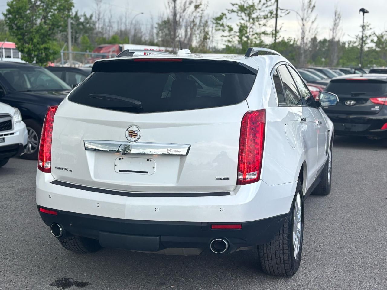2016 Cadillac SRX Luxury - Photo #4