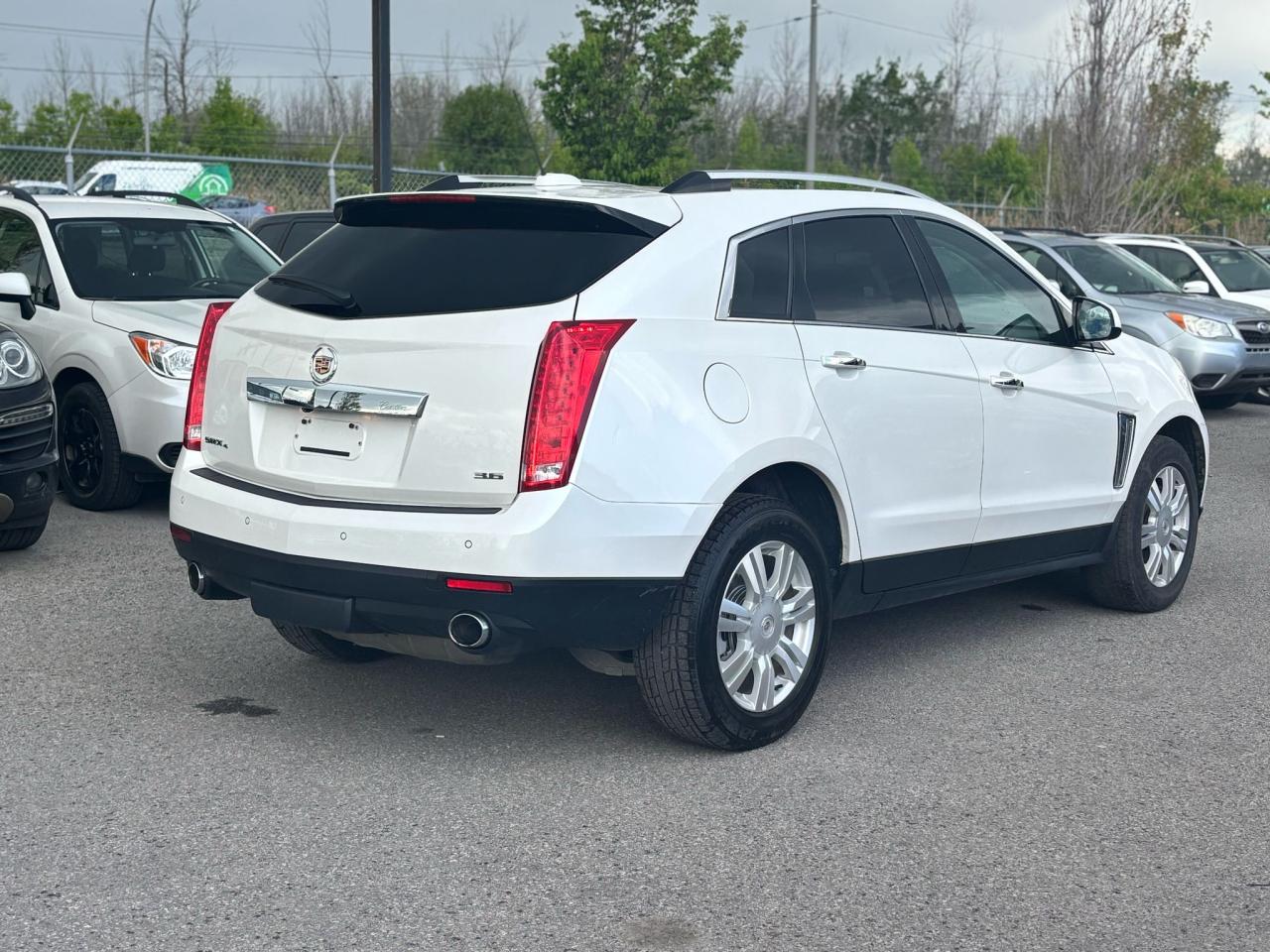 2016 Cadillac SRX Luxury - Photo #12