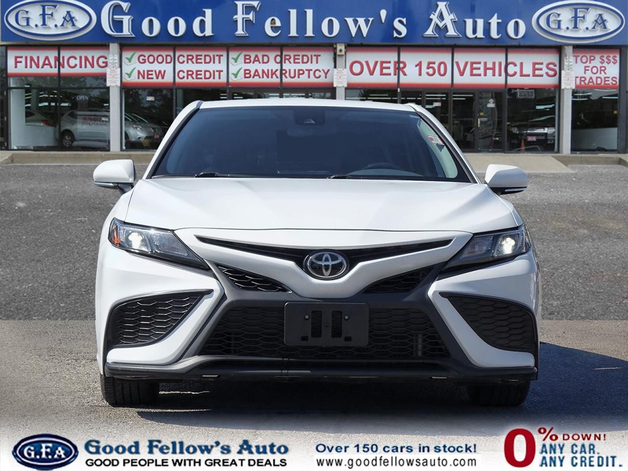 2022 Toyota Camry SE MODEL, LEATHER & CLOTH, REARVIEW CAMERA, HEATED Photo2