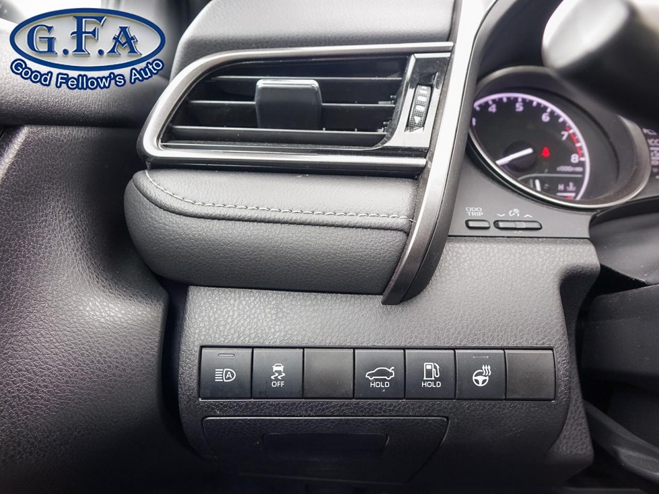 2022 Toyota Camry SE MODEL, LEATHER & CLOTH, REARVIEW CAMERA, HEATED Photo18