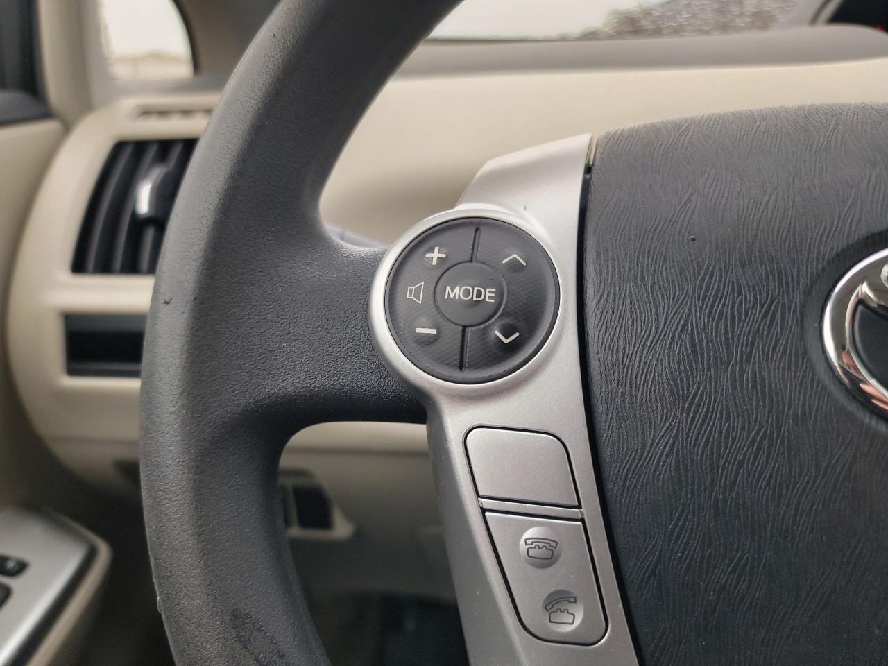 2013 Toyota Prius v HYBRID - Photo #16