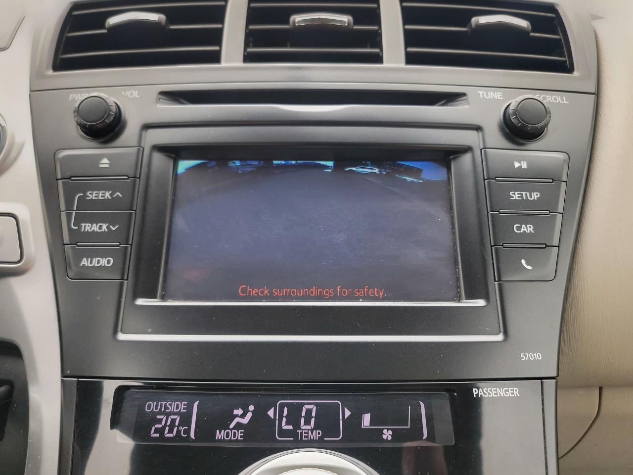 2013 Toyota Prius v HYBRID - Photo #18
