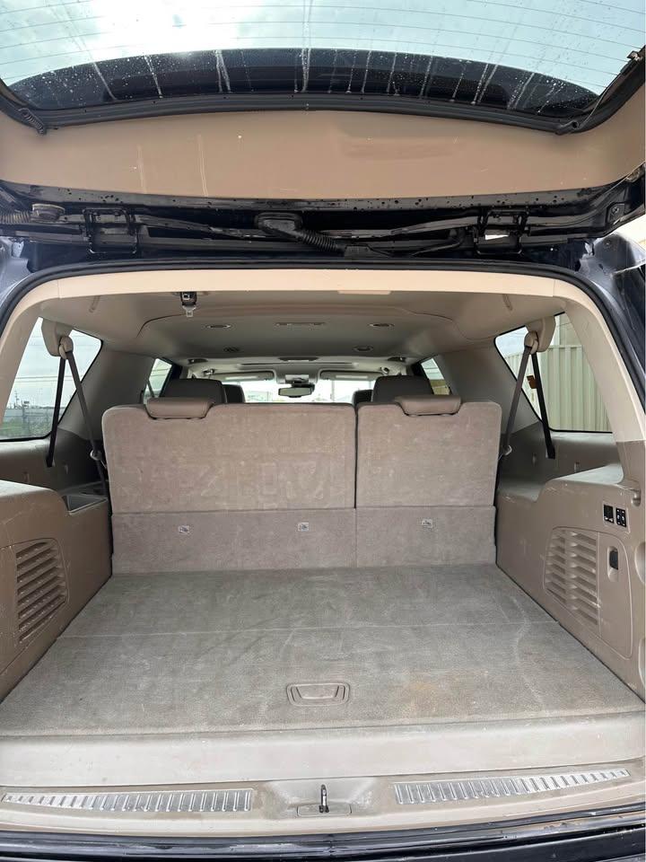 2017 Chevrolet Suburban LT - Photo #18