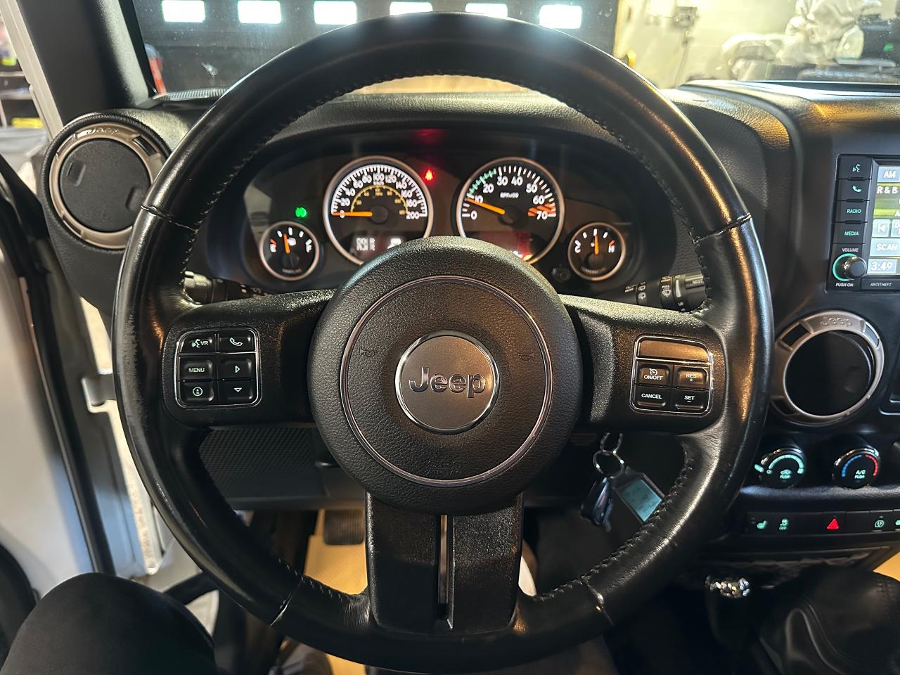 2016 Jeep Wrangler 75th ANNIVERSARY 1941 | HEATED SEATS | MANUAL - Photo #30