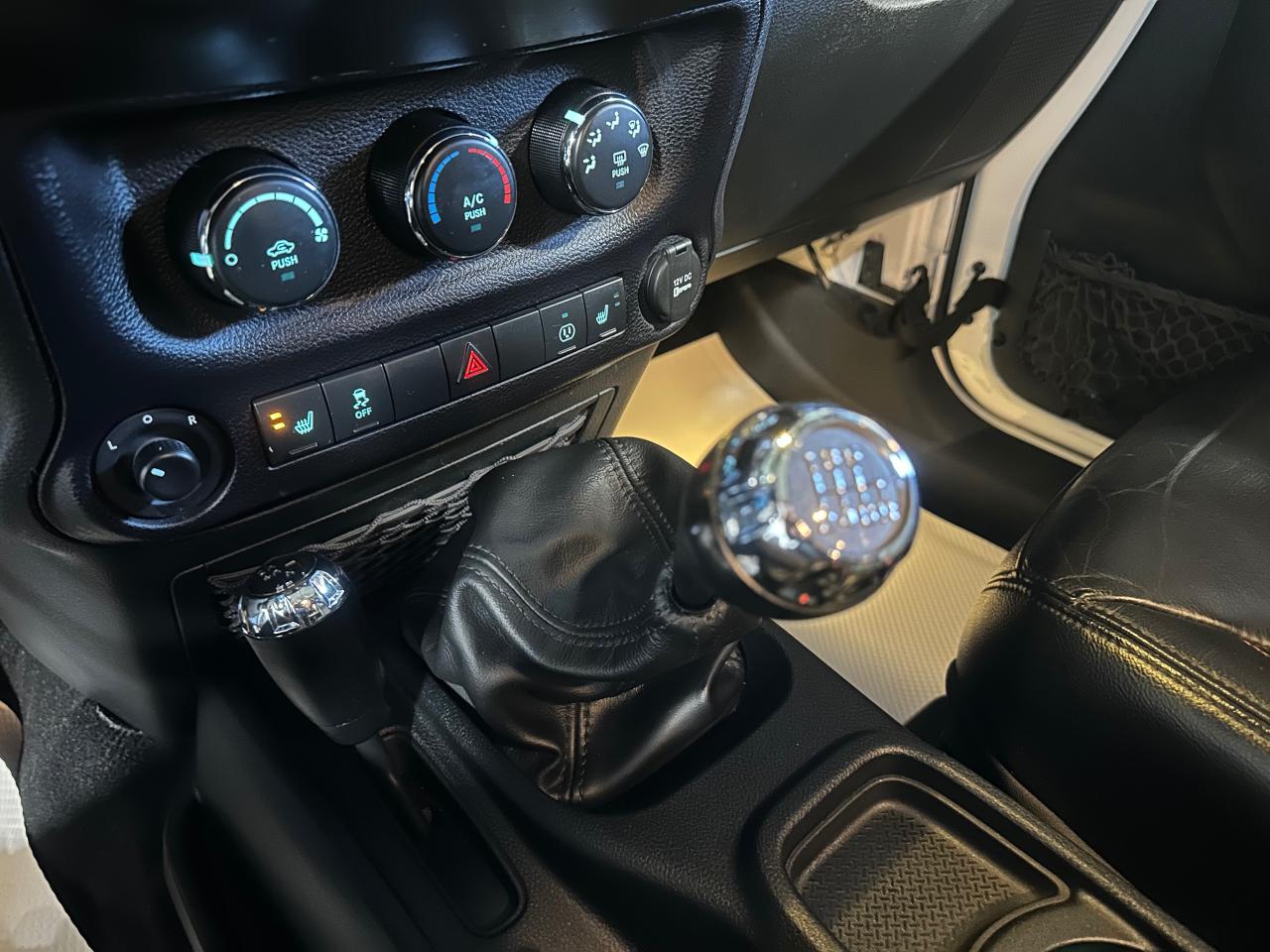 2016 Jeep Wrangler 75th ANNIVERSARY 1941 | HEATED SEATS | MANUAL - Photo #39