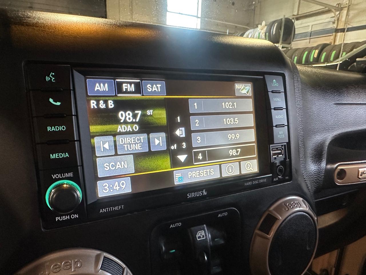 2016 Jeep Wrangler 75th ANNIVERSARY 1941 | HEATED SEATS | MANUAL - Photo #37