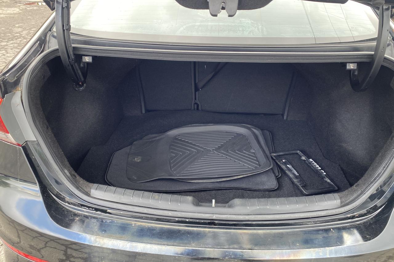 2017 Hyundai Elantra LE - Photo #11